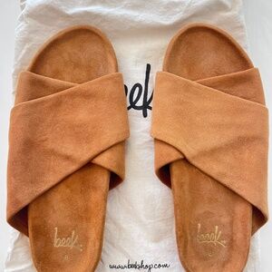 BEEK KEA BROWN SUEDE SLIDE